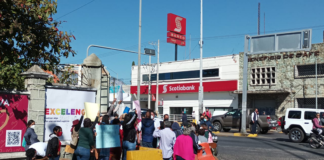 Con protestas, denuncian discriminación en CAM 52