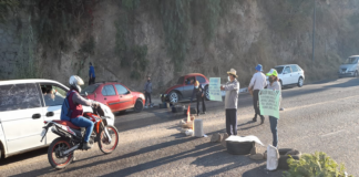 Protestan colonos para exigir obras de drenaje