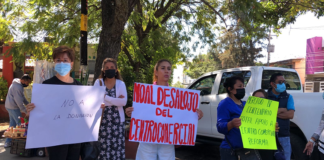 Comerciantes cierran calles en la colonia Reforma