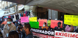 Damnificados de Juchitán exigen entrega de apoyos