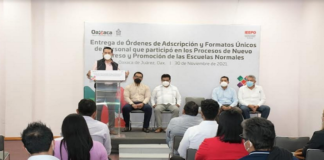 Entrega IEEPO plazas de ingreso a Normal del Istmo y Tamazulapan