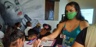 Muxes enfrentan discriminación en salud y educación en Oaxaca