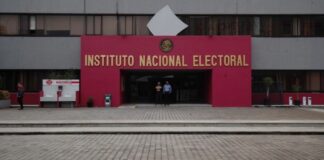 INE avanza en recuento de firmas para revocación de mandato