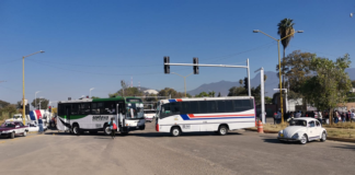 Con bloqueo, piden libertad para ex rector de la UABJO