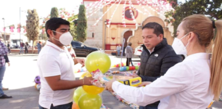 Colectan juguetes en Santa Lucía por “Día de Reyes”