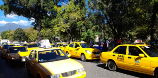 Con bloqueo, taxistas del Llano denuncia despojo de su base