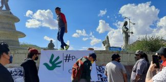 Marchan jóvenes a favor del uso de la marihuana en Oaxaca