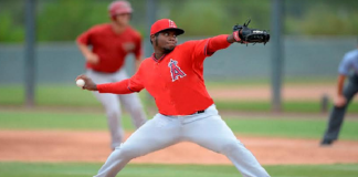 Dominicano Eduar López fortalece pitcheo bélico