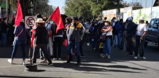 Con marcha sindicalizados de Telebachillaratos respaldan a su secretario general