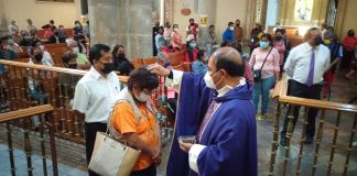 Oaxacaqueñas y oaxaqueños celebran el miércoles de ceniza.