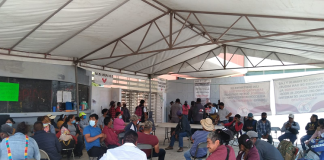 Con violencia, pobladores de Amatlán desalojan a burócratas de Ciudad Administrativa