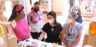 Inicia Feria artesanal de la Sororidad en la Biblioteca Central