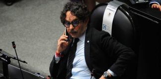 Comisión del INE ordena al diputado Gabriel Quadri retirar tuits transfóbicos