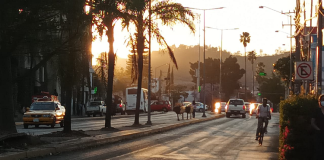Pobladores de la Sierra Sur logran reunión con Murat, desactivan bloqueos