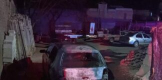 Se calientan los ánimos aún día de las elecciones en Mitla, 2 vehículos quemados