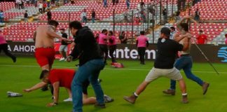 AMLO pide consulta a afición para resolver problemas de violencia en estadios