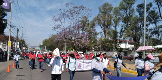 Marchan estudiantes de la “Universidad del Pueblo”, piden reconocimiento
