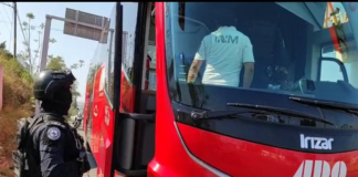 Aseguran a 17 migrantes en autobús de ADO