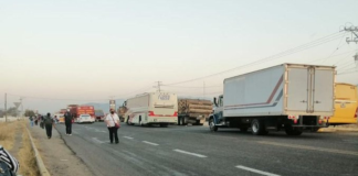 Reactivan bloqueo en Tlacolula para exigir aulas