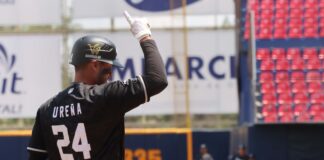 José Carlos Ureña al libro de las marcas de LMB