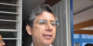 Director de la facultad de medicina de la UABJO señalado por prácticas discriminatorias