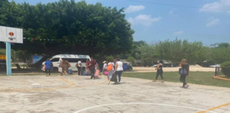 Liberan a 17 profesores retenidos en el bloqueo de La Mixtequita, Oaxaca