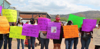 Con bloqueo carretero, exigen justicia para María Paula