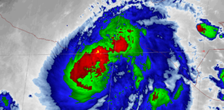 “Agatha” Categoría 2 entró a tierra en San Pedro Pochutla