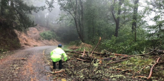 Reportan carreteras dañadas por Huracán Agatha en Oaxaca