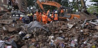 Derrumbe de edificio en India deja 19 muertos