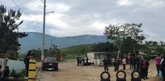 Vecinos de Zaachila cierran basurero municipal; exigen agua