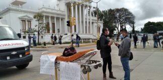 Trabajadores del Hospital Civil reactivaron bloqueos