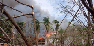 Se registra incendio en zona hotelera de Zipolite