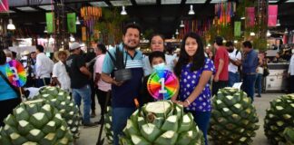 En la Feria del Mezcal 2022, premian a ganadores de “La piña más pesada de maguey”