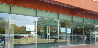 Integrantes del STEUABJO toman el edificio de Rectoría