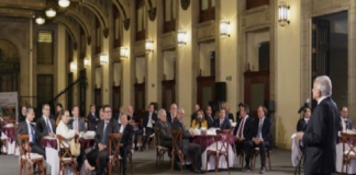 AMLO pidió a empresarios adquirir un mínimo de 20 mdp en billetes de Lotería