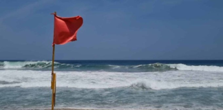 Cierran Puerto de Huatulco por mar de fondo