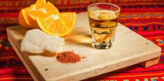 El mezcal es la primera bebida distinta al vino reseñada por Michelin