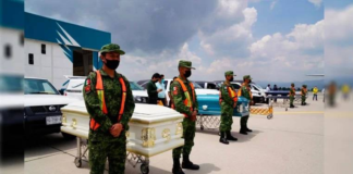 Repatrian a 16 mexicanos muertos en tráiler en Texas