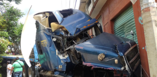 Dos muertos, deja fuerte accidente en el crucero de la “Y”