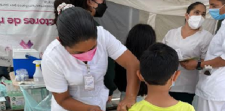 Recomienda IMSS aprovechar temporada vacacional para completar esquema de vacunación