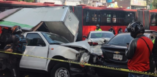 Choque múltiple en avenida Insurgentes; hay al menos 10 lesionados