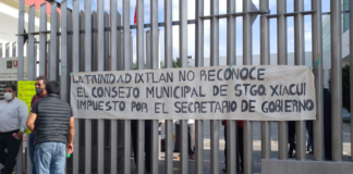 Pobladores de Ixtlán protestan en Congreso, rechazan Consejo Municipal
