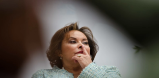 Bajo Reserva: Se desmarca Elba Esther de su yerno