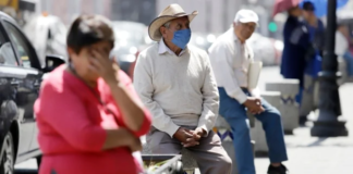 Fraudes, extorsión, incluso montadeudas: adultos mayores de CDMX piden ayuda