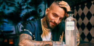 “Contraluz” el mezcal de Maluma hecho en Oaxaca que costará $929