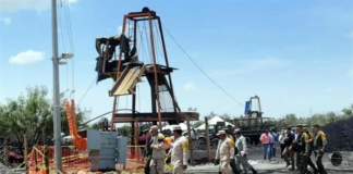 Acuerdan familiares parar rescate de mineros