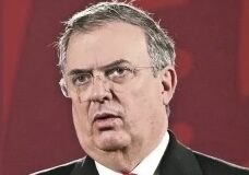 Le arman maratón nacional a Ebrard
