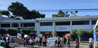 Protestan estudiantes de Alotepec para exigir plantilla docente