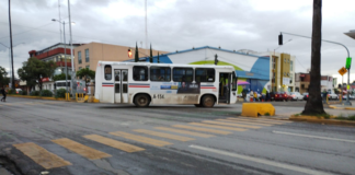 Bloqueos desquician la capital oaxaqueña